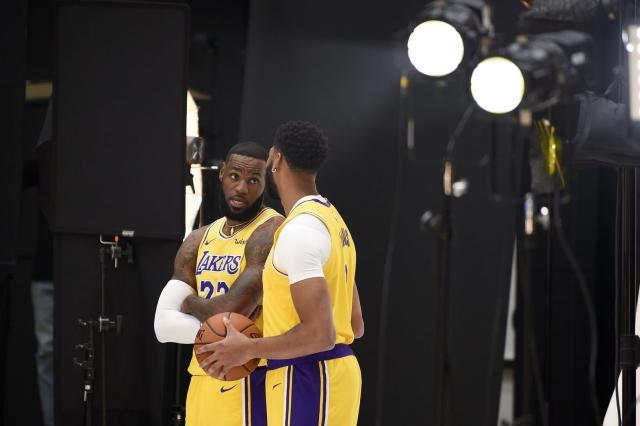 1632318545552080692.jpg lebron-james-anthony-davis-1.jpg